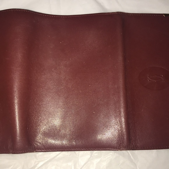 Host Pick!🌟AUTHENTIC CARTIER BIFOLD KISSLOCK WALLET - Picture 13 of 15